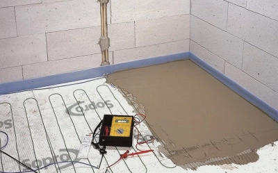 Montaż ogrzewania podłogowego w łazience - sposób na zimowe chłody