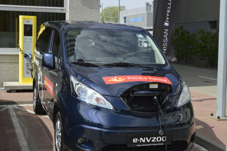 Poczta Polska rozpoczyna największe w Polsce testy samochodów elektrycznych