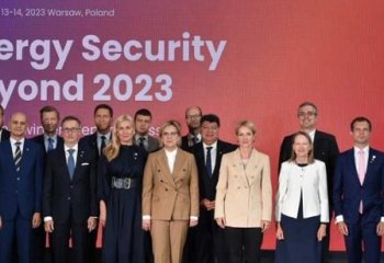 Minister Anna Moskwa z europejskimi ministrami ds. energii o budowaniu sektora energetyki odpornej na kryzysy podczas międzynarodowej konferencji w Warszawie