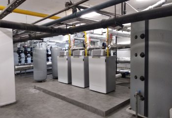 Wymiana systemu ogrzewania na kaskadę kotłów kondensacyjnych De Dietrich w Szkole Podstawowej nr 1 w Kamieńsku