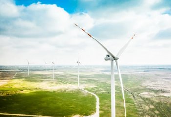 Energa aktualizuje strategię oraz zwiększa środki na inwestycje w OZE i dystrybucję