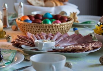 Biała kiełbasa rządzi, czyli nowoczesne przepisy na wielkanocne specjały!