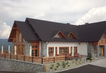 Modernizacja ogrzewania domu jednorodzinnego, rozbudowa o pompę ciepła aroTHERM monoblock.