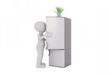 Gorące powietrze za zimną lodówką w twojej kuchni?