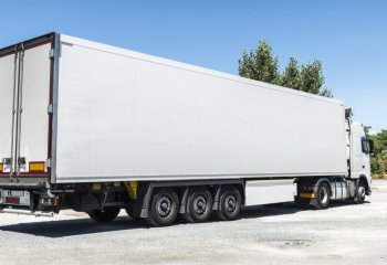 Technologia Bosch w transporcie - elektromobilne naczepy