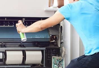 Czyszczenie oraz dezynfekcja skraplaczy, parowników  oraz filtrów powietrza