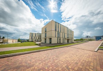 Jak zredukować koszty i osiągnąć komfort cieplny w szkołach i uczelniach?