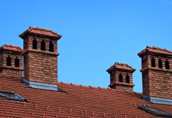 Jak pozbyć się smoły i sadzy z komina?