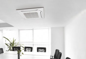 Czym są klimatyzatory sufitowe?