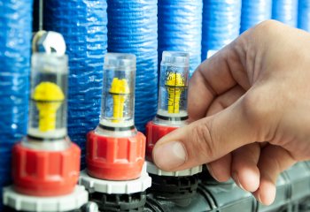 Podłogówka słabo grzeje? Co zrobić by podłogówka grzała lepiej?