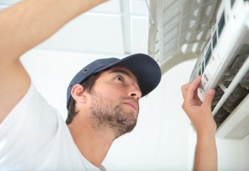 Kupujmy klimatyzatory u autoryzowanego instalatora, a nie w internecie czy markecie!