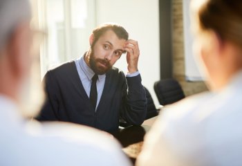 W najbliższych dniach przedsiębiorcy będą decydować o utrzymaniu lub cięciu etatów