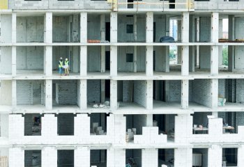 Kwietniowa depresja w mieszkaniówce