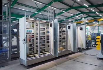 Precyzja i doskonała organizacja, czyli Rittal dla linii pakujących CPS Case Packaging System