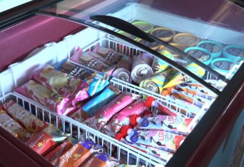 Pandemia zmieniła rynek lodów. W tym roku Polacy znacznie częściej kupują te w większych opakowaniach