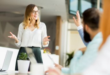 Jakie wyzwania stoją przed kadrą menedżerską?