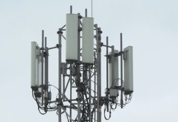 Rząd chce powołać państwowego operatora telekomunikacyjnego. Ma obsługiwać w zakresie sieci 5G administrację, Wojsko Polskie i Policję