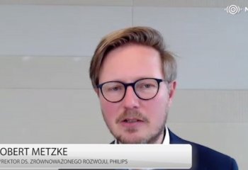 Coraz więcej firm przestawia się na zieloną energię i ograniczanie emisji CO2