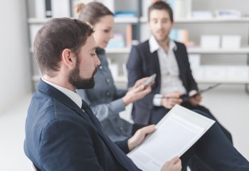 Jak znaleźć wypłacalnego i wiarygodnego partnera biznesowego?