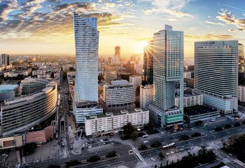 Rekordowo niska liczba pozwoleń na budowę biurowców w Warszawie