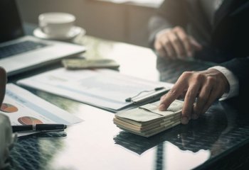 Płace rosną coraz szybciej