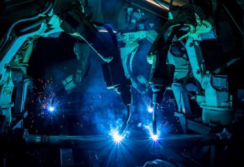 Przemysł 4.0: transformacja firm ze wsparciem Funduszy Europejskich