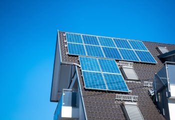 Prąd ze słońca dobrze wykorzystany. TAURON radzi jak zwiększyć oszczędności