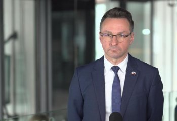 Rosnąca liczba elektryków na drogach wymaga nowych wytycznych dotyczących bezpieczeństwa