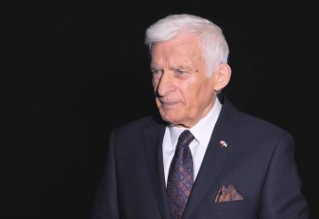 J. Buzek: Europa boryka się z kumulacją kryzysów