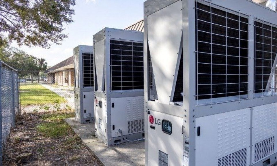 LG rozszerza dostępność agregatów Inverter Scroll Chiller z czynnikiem chłodniczym R32