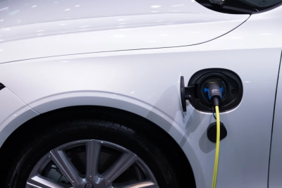 Energa poszerzy sieć ładowania pojazdów elektrycznych o oświetlenie uliczne