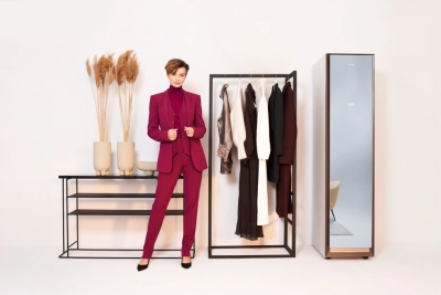 Gotowa na całe spektrum możliwości: Kasia Sokołowska ambasadorką szafy odświeżającej ubrania Samsung AirDresser