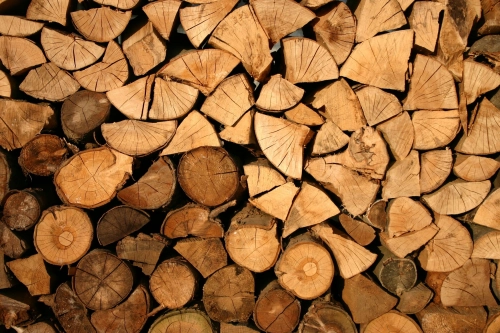 Drewno opałowe zamiast węgla? Jest haczyk