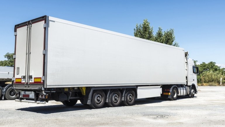 Technologia Bosch w transporcie - elektromobilne naczepy