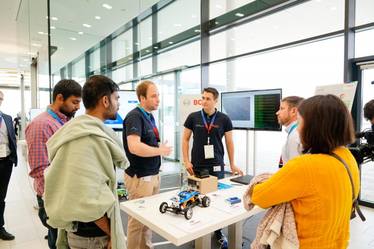 Praca z robotami? Niemcy mowią tak sztucznej inteligencji