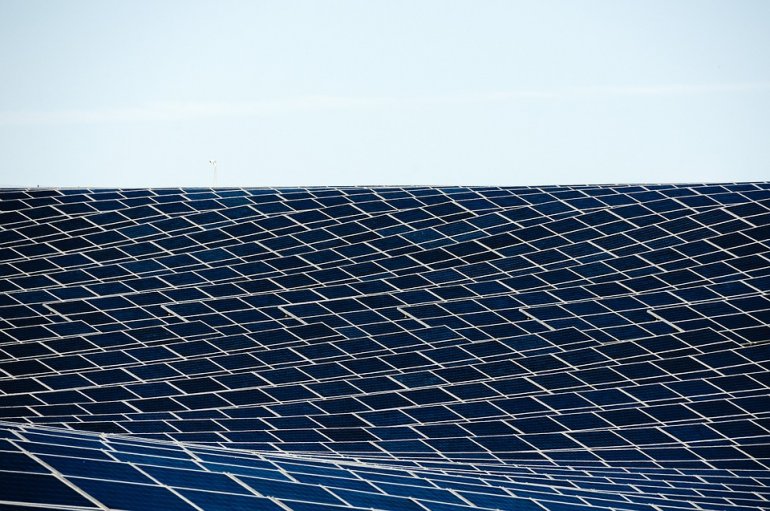 Uniwersytet Ekonomiczny we Wrocławiu przechodzi na energię odnawialną