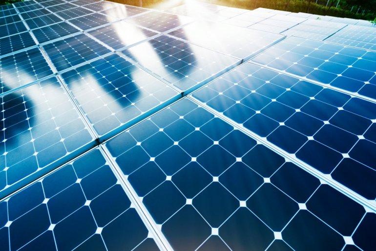 Fotowoltaika i energetyka wiatrowa to dwa najszybciej rozwijające się w Polsce sektory OZE