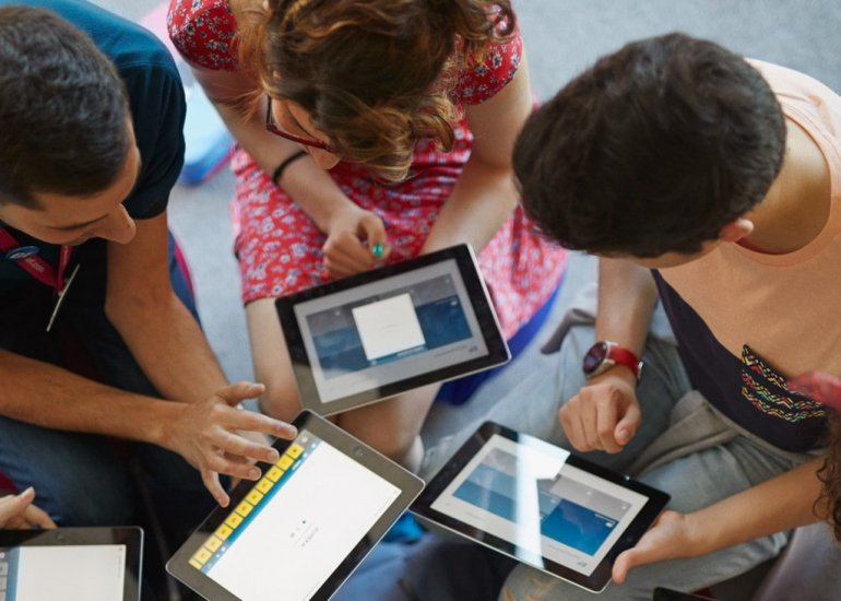 Jak Covid-19 wpłynął na trendy technologiczne