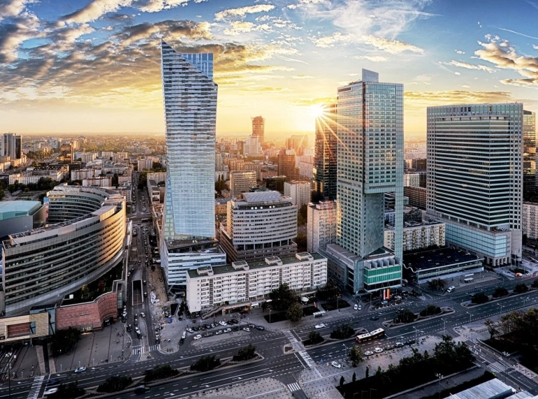 Rekordowo niska liczba pozwoleń na budowę biurowców w Warszawie